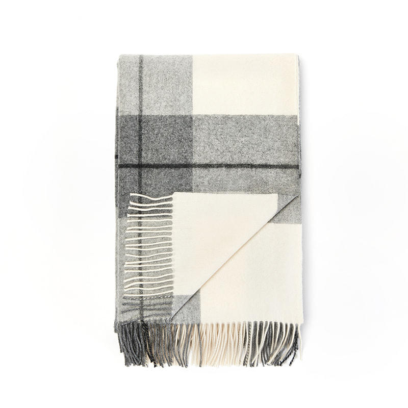 XH0002A POTALA  PALACE-black and white lambswool 100% Lambswool  blanket  130*180+8*2
