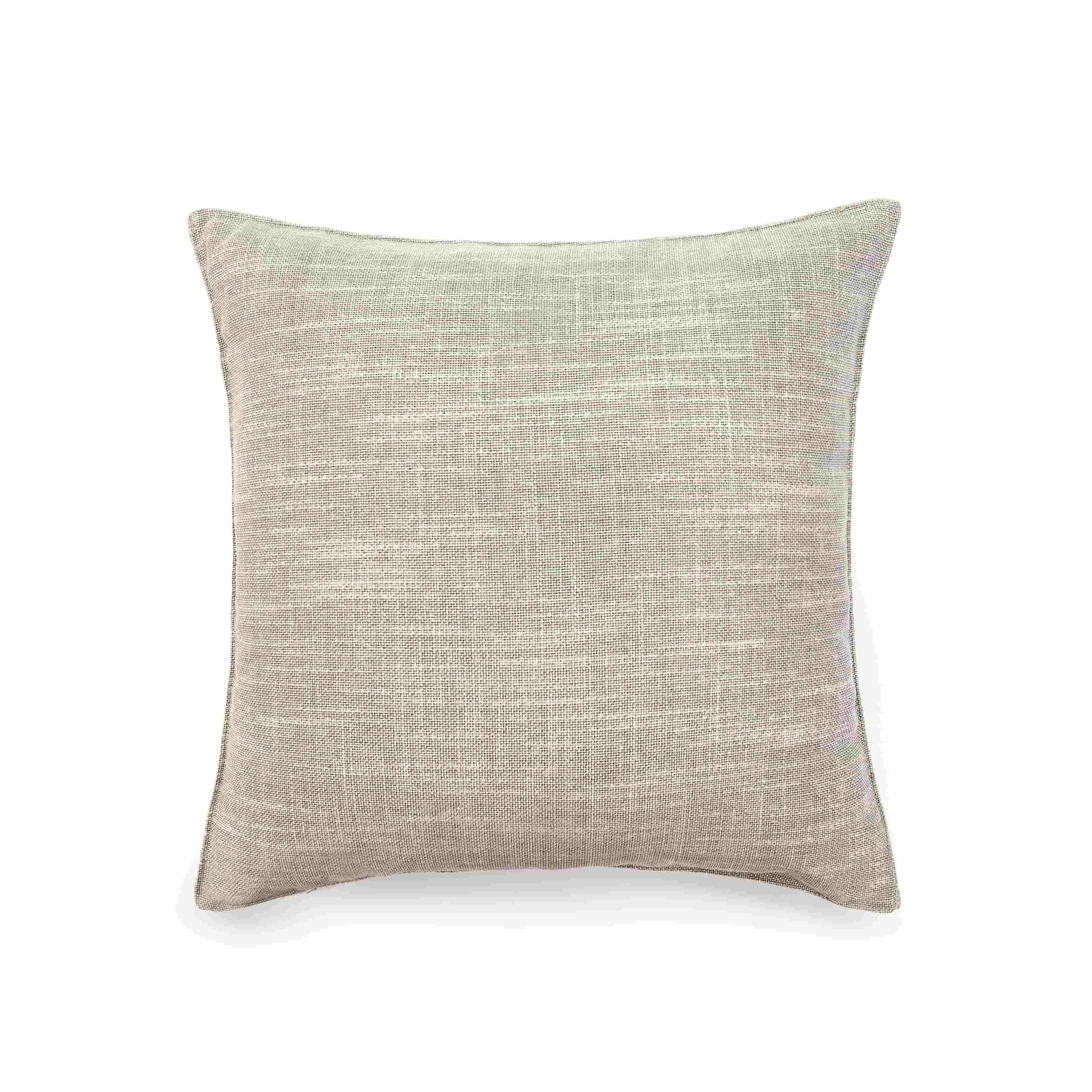 AJ5-2 pillow 75.5%P, 10.4%C,14.1%L