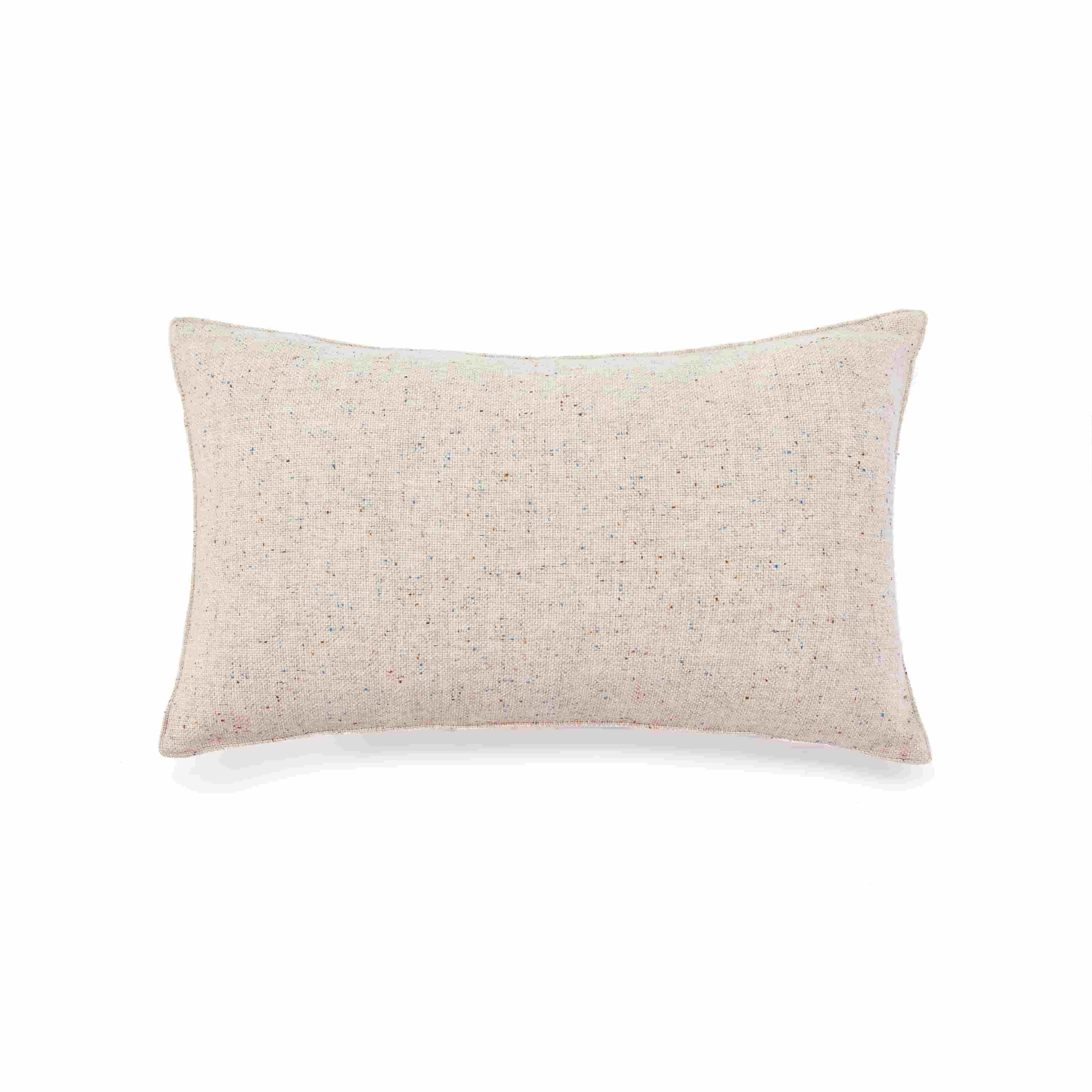 P17208-16 pillow 70%A30%W