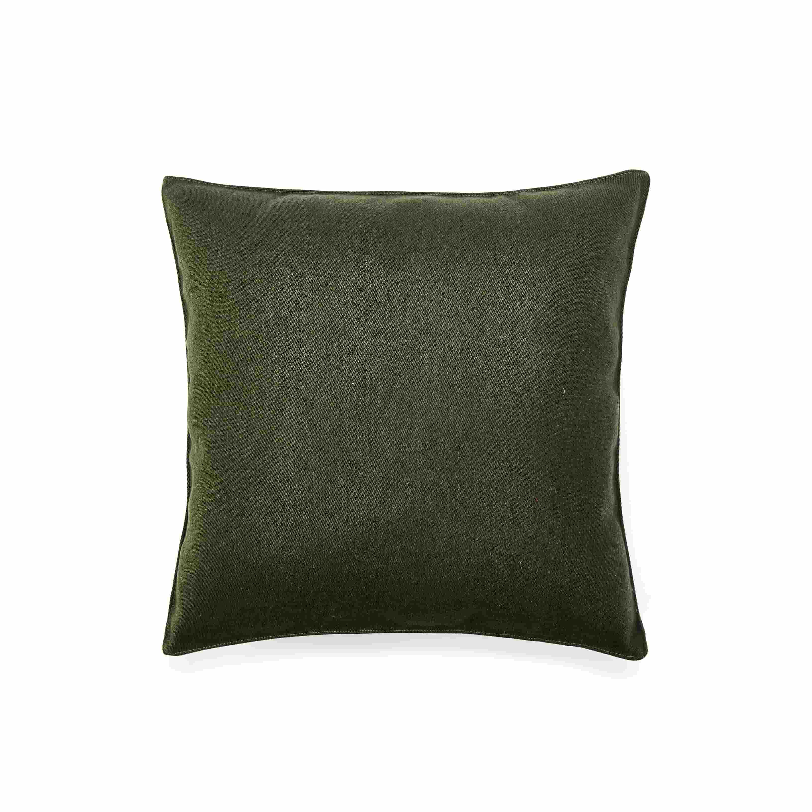 P19120-16 pillow 37%P 31.5%A 31.5%W